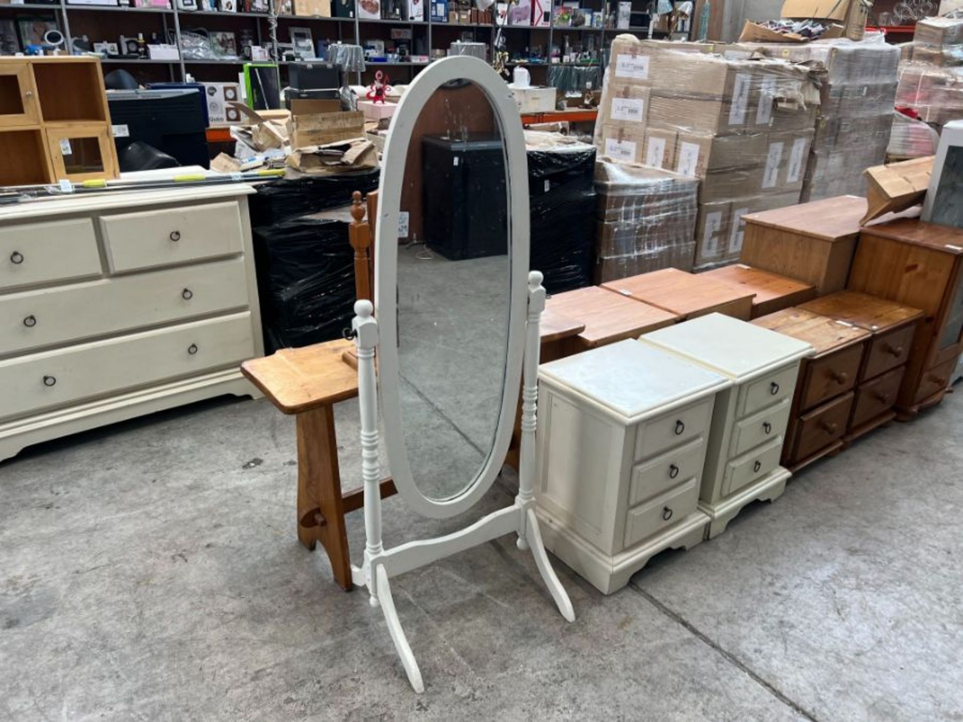 WHITE OVAL DRESSING MIRROR