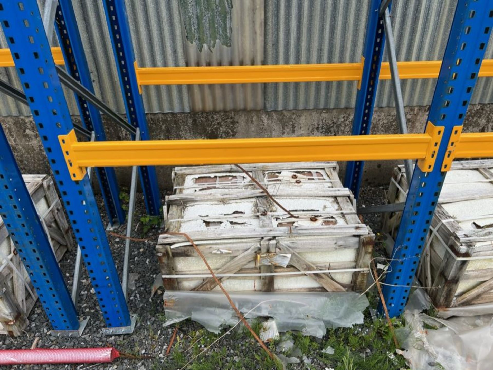 5X BAYS OF PALLET RACKING/HEAVY DUTY SHELVING (6X UPRIGHTS & 20 YELLOW CROSS BARS) (87” H X 57” W - Image 3 of 5