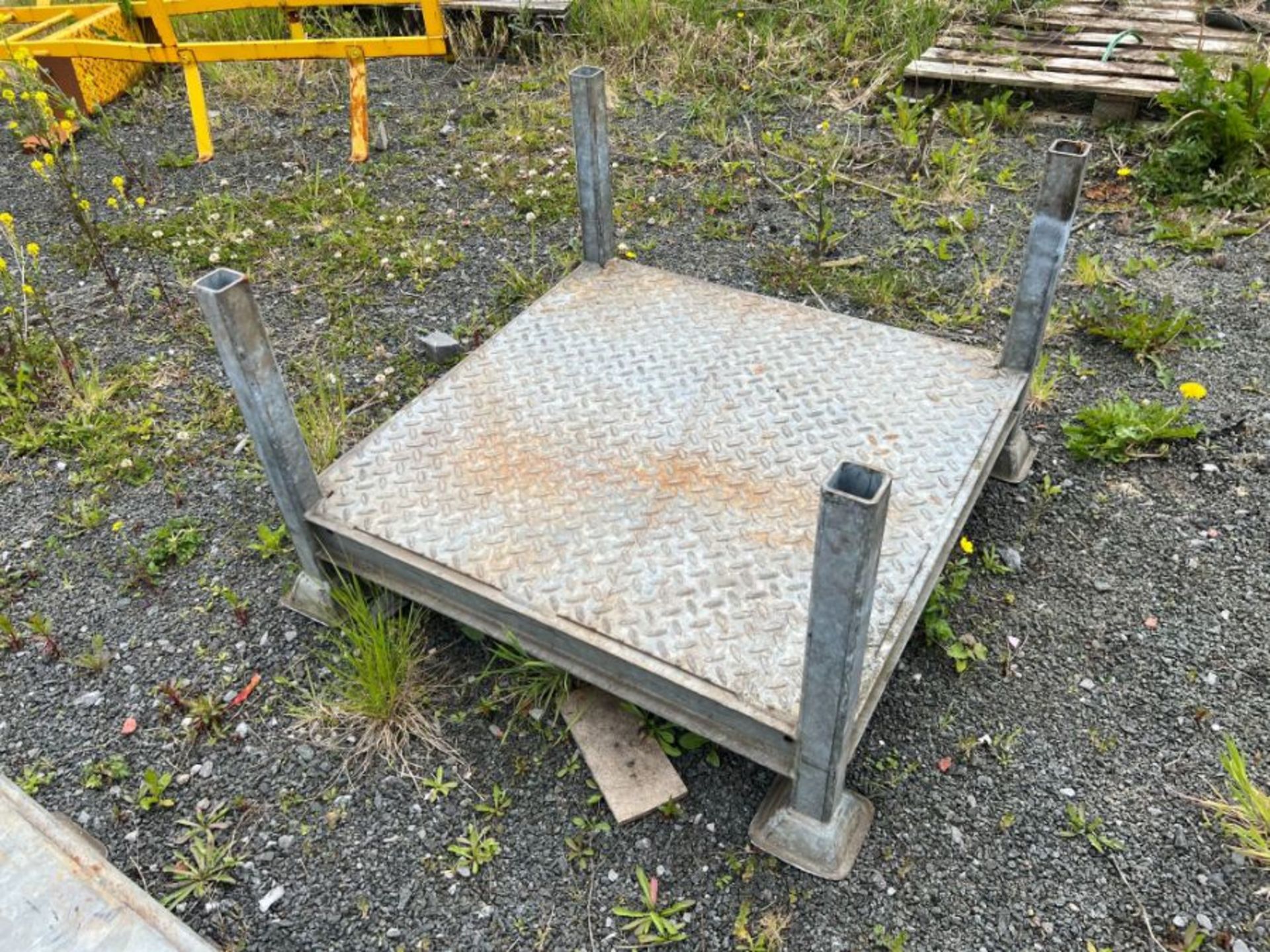 GALVANISED STEEL STILLAGE 34" X 34"