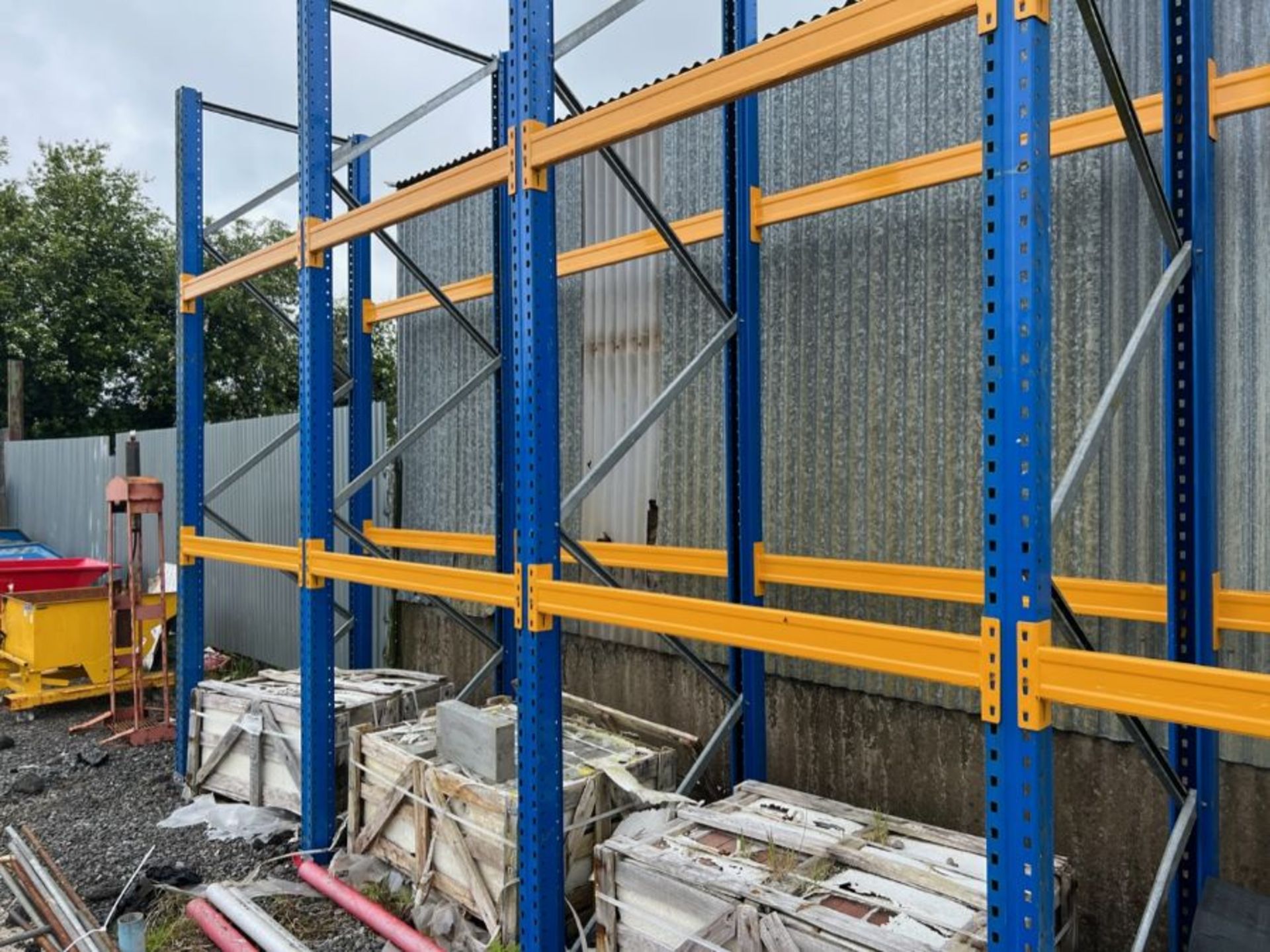 4X BAYS OF PALLET RACKING/HEAVY DUTY SHELVING (5X UPRIGHTS & 16 YELLOW CROSS BARS) (141” H X 57” W x - Image 4 of 4