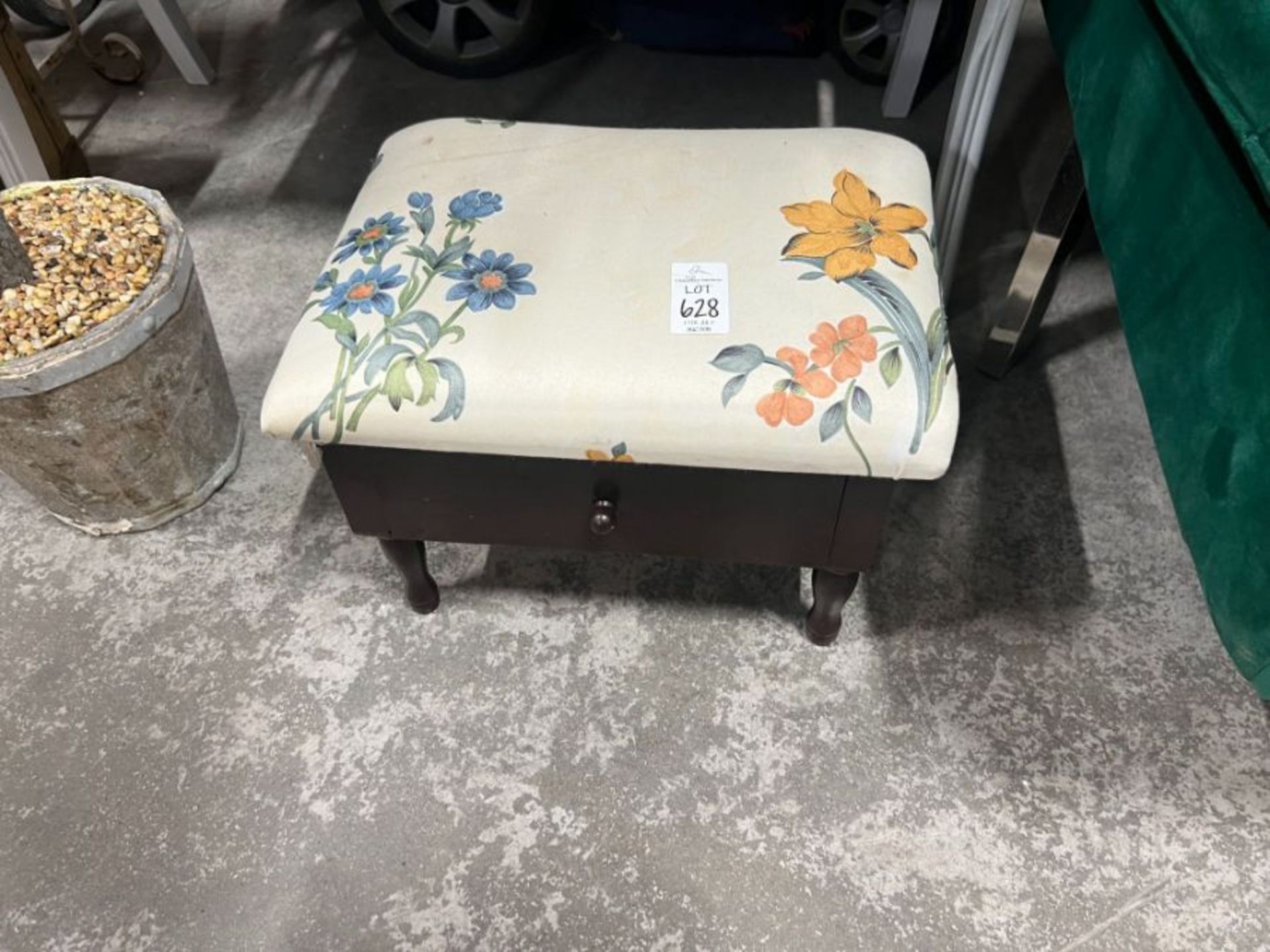 SMALL FLORAL 1-DRAWER STOOL
