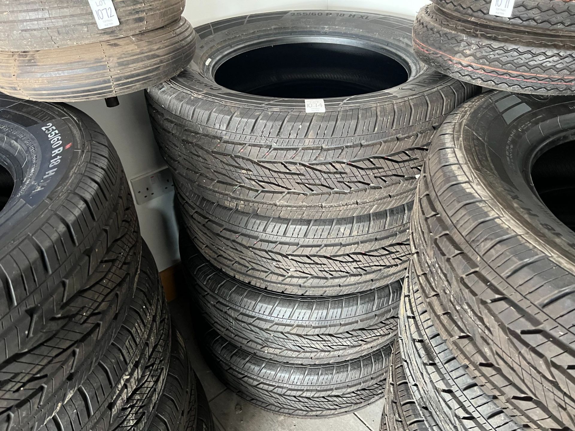 4X CONTINENTAL COUNTI CROSS CONTACT LX2 255/60/R18 H XL TYRES (USED - DELIVERY MILES ONLY)