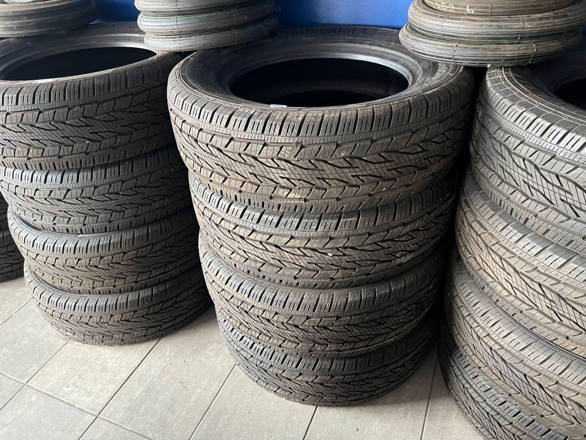 4X CONTINENTAL COUNTI CROSS CONTACT LX2 255/60/R18 H XL TYRES (USED - DELIVERY MILES ONLY)