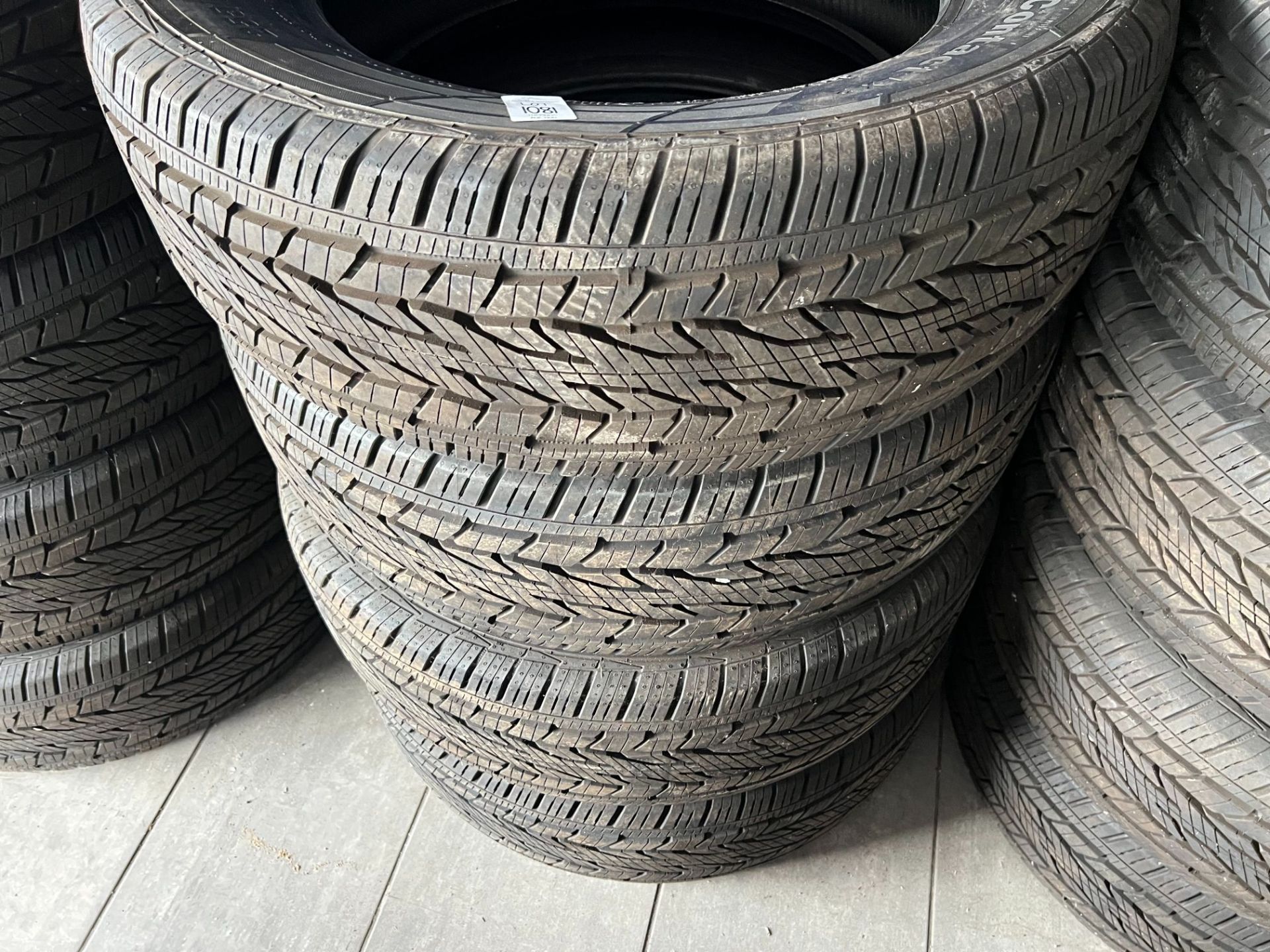 4X CONTINENTAL COUNTI CROSS CONTACT LX2 255/60/R18 H XL TYRES (USED - DELIVERY MILES ONLY) - Image 3 of 3