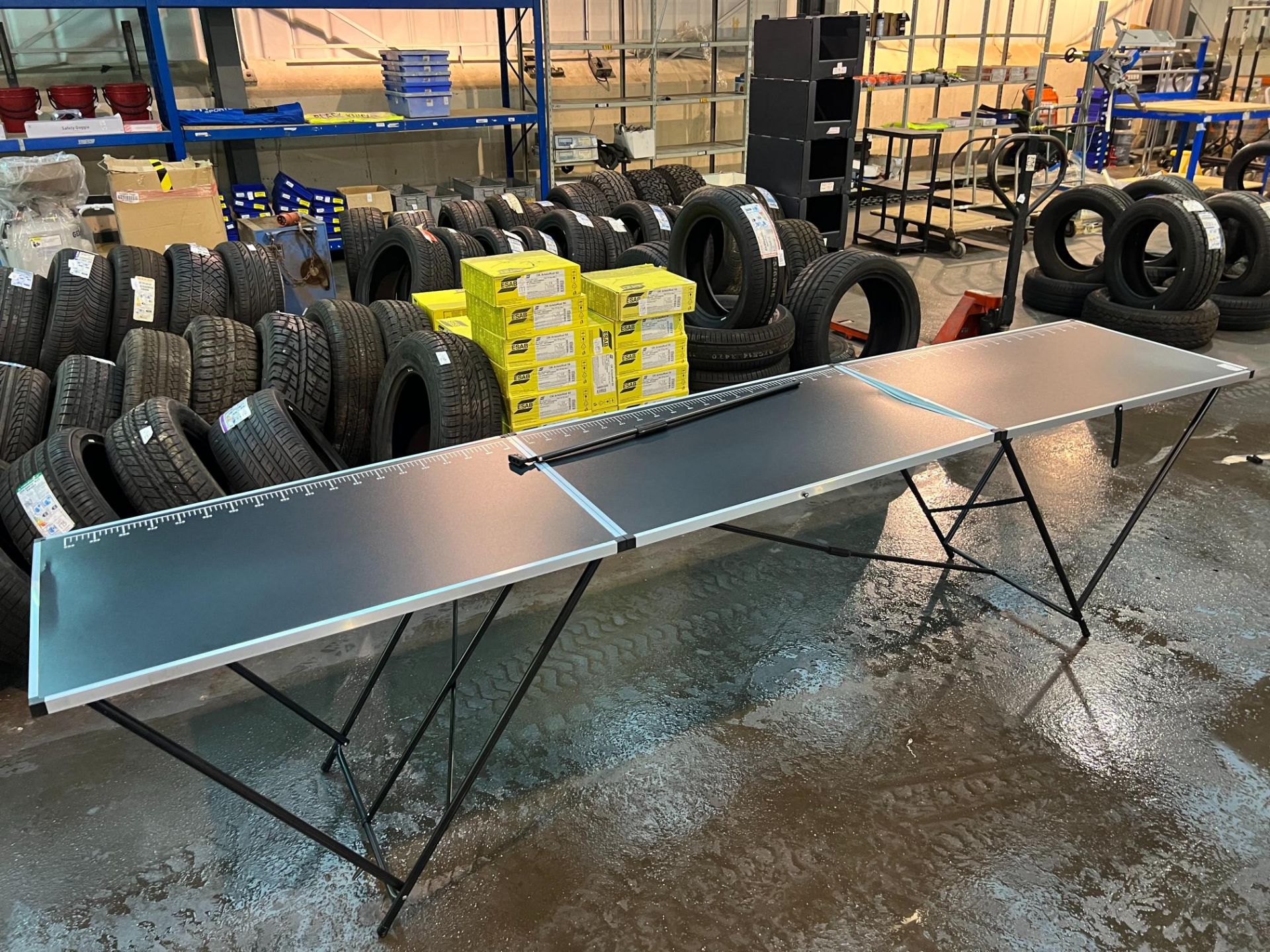 10FT LIGHT WEIGHT WORK BENCH (DAMAGED)