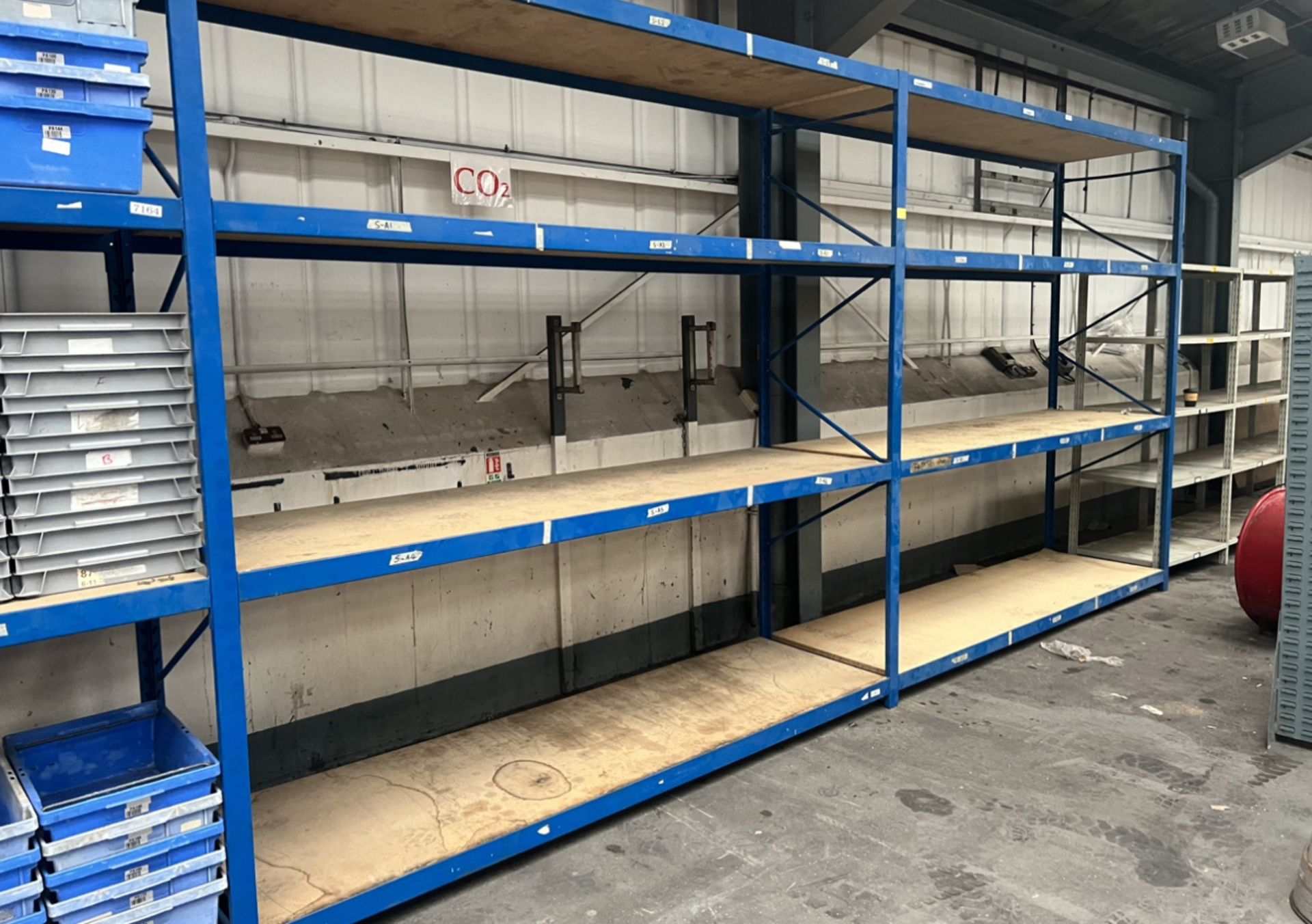 5X BAYS OF HEAVY DUTY RACKING (PER BAY SIZE 108" X 30.5 X 106.5"H) (6X UPRIGHTS, 20X 1" THICK TIMBER - Image 4 of 6