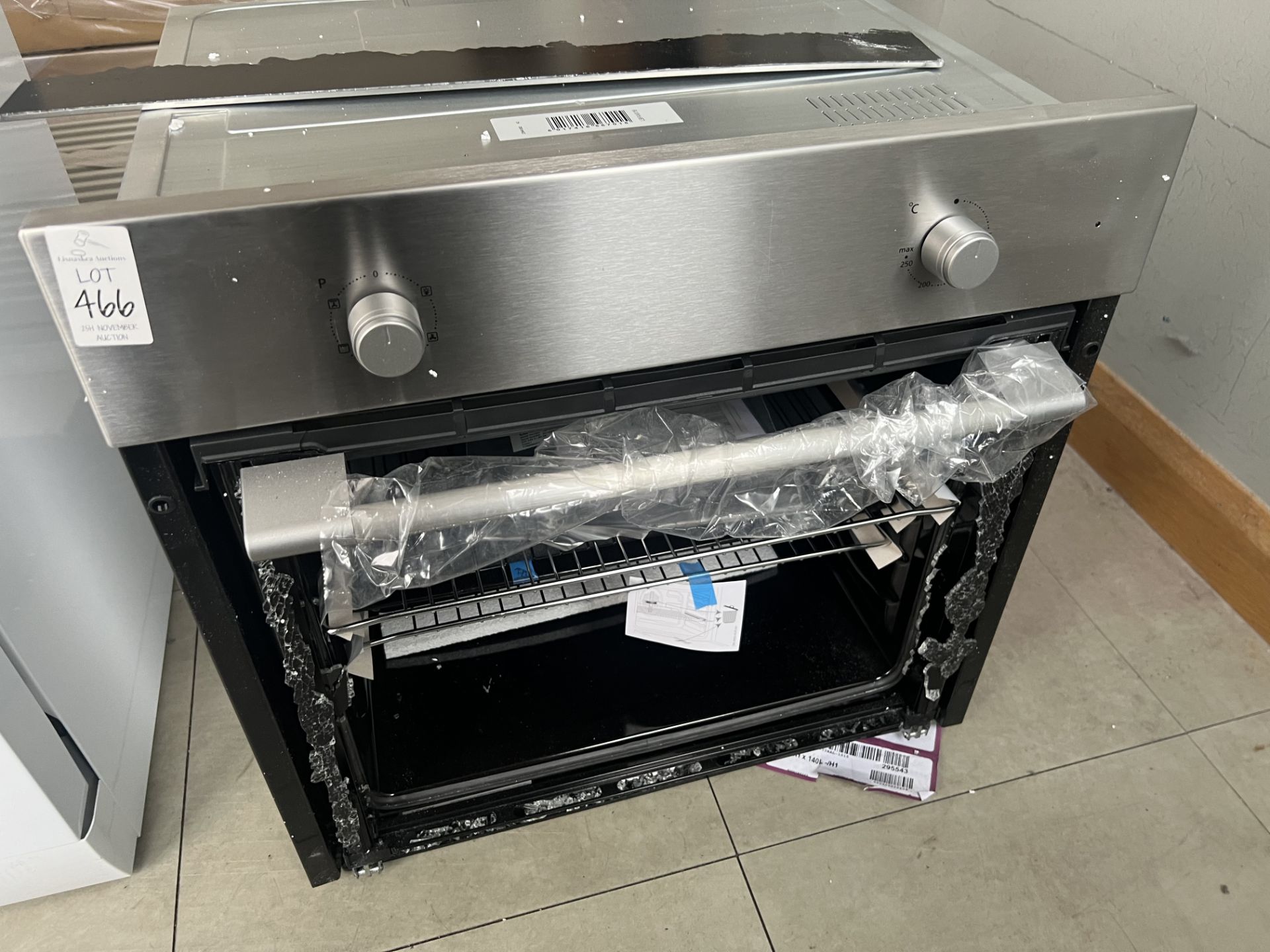 LOGIK FAN OVEN (NEW SMASHED GLASS)