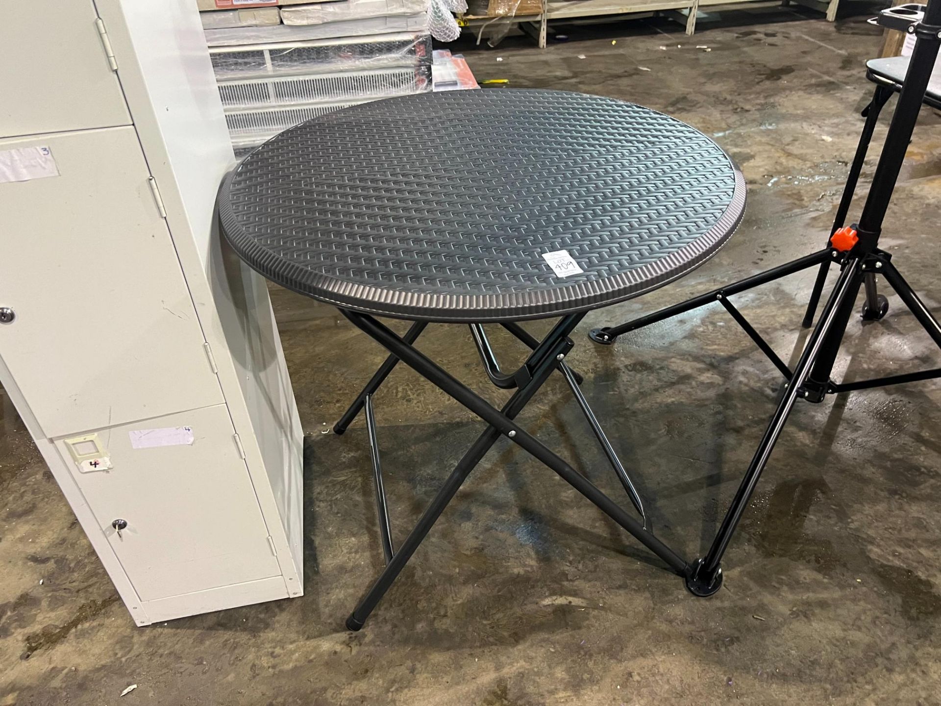 ROUND 80CM RATTAN FOLD UP TABLE (NEW)
