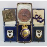 Horse Society badges, medals etc. (7): 2x cased Worshipful Company of Farriers badges 1965; 2x