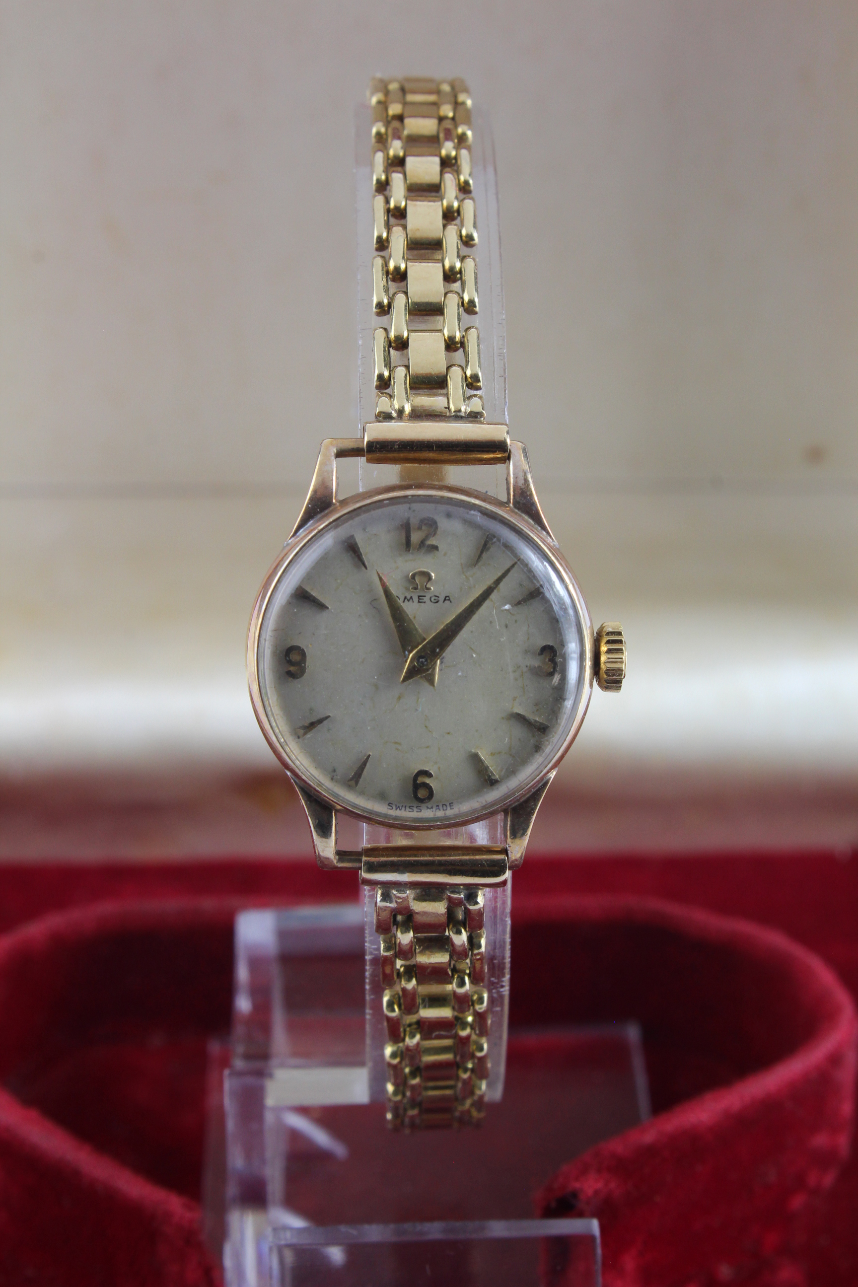 Ladies 9ct cased Omega manual wind wristwatch on a 18ct non Omega bracelet. Total weight 19g. In - Image 2 of 2