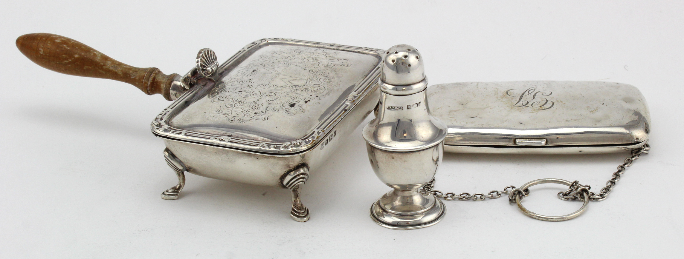 Mixed lot of silver comprising a damaged silver purse with worn marks for Chester, a small silver