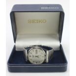 Gents stainless steel cased Seiko 5 automatic wristwatch. Working when catalogued. Boxed and on