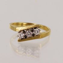 18ct yellow gold diamond trilogy ring, set with three round brilliant cut diamond, TDW approx 0.