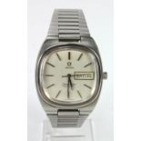 Gents stainless steel cased Omega Seamaster automatic. The square silver dial with gilt baton