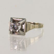 White gold (tests 14ct) diamond soliatire ring, round brilliant cut approx 0.32ct, estimated