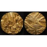 American / French Art Medal, bronze d.80mm: New York by sculptor Thérèse Dufresne (1937-2010) struck