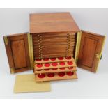 Coin Cabinet: 30x31x30cm, 28-drawer mahogany coin cabinet by Peter Nicols (with key), high quality.