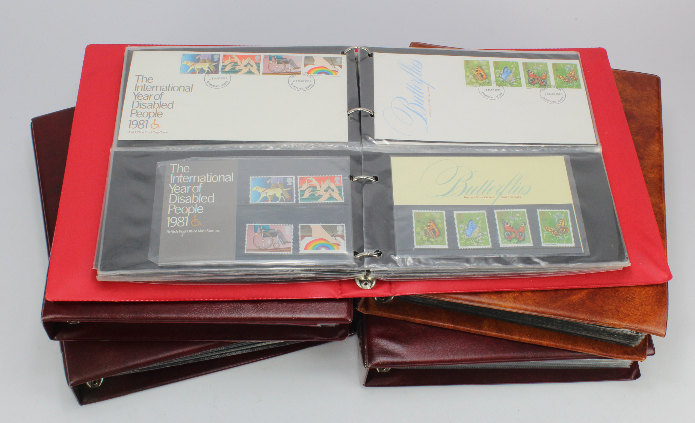 GB - Presentation Packs approx 150, and similar for FDC's for each issue. From 1979 to c1995 in 5x