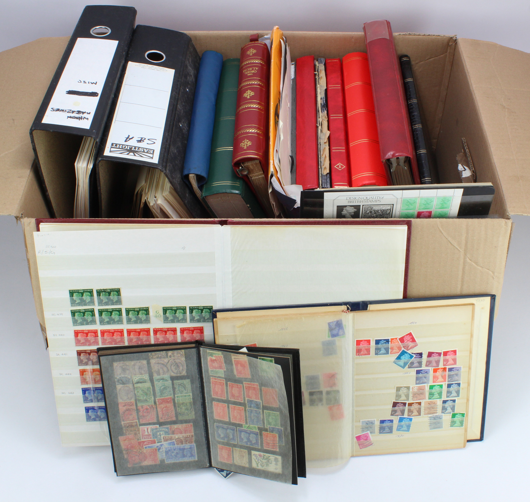 GB - large heavy box with an expansive QE2 collection of um, mint and used in several stockbooks and