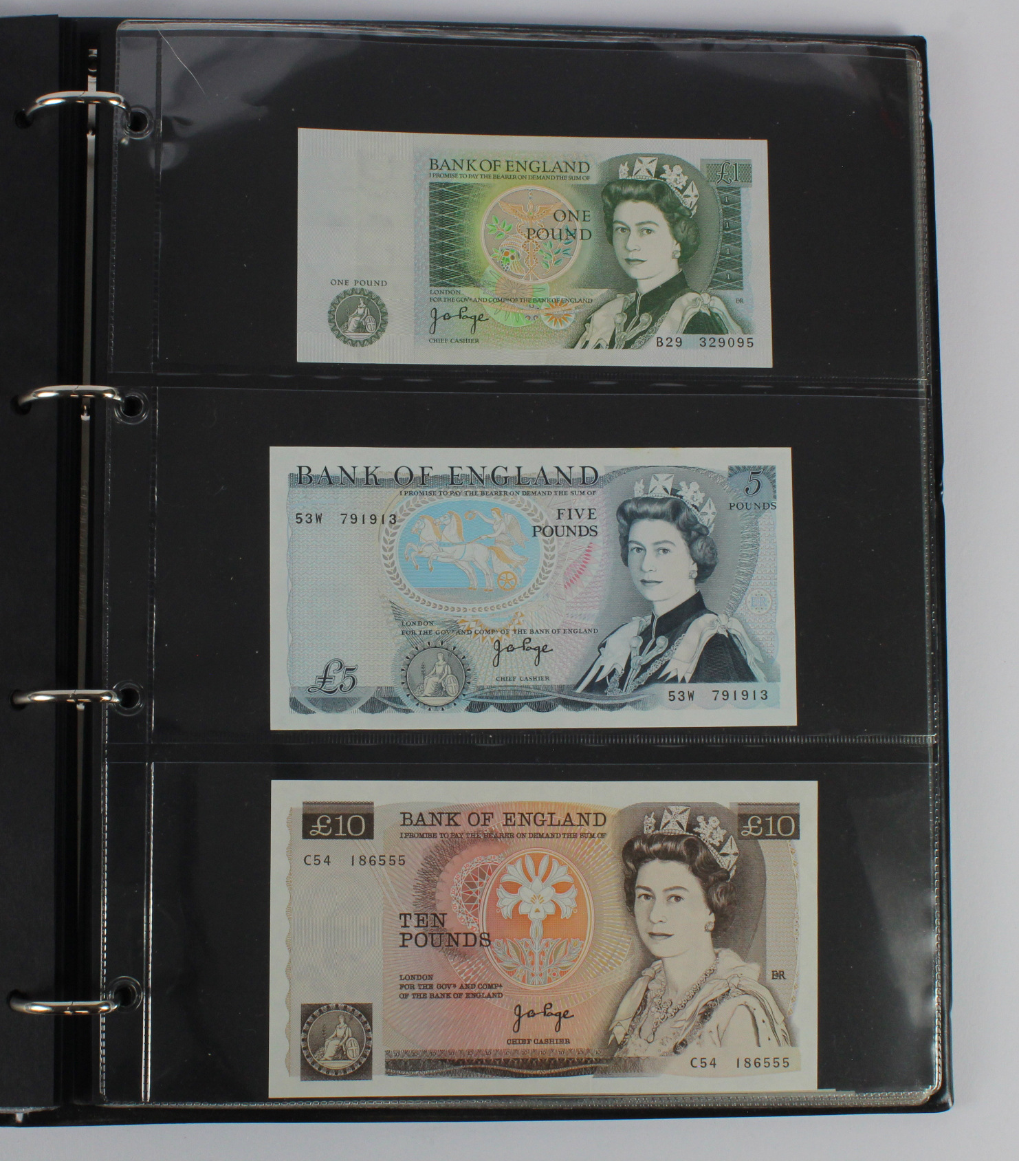 Bank of England (47), a good range of notes in Hendon album with signatures from Catterns, Peppiatt, - Image 13 of 18