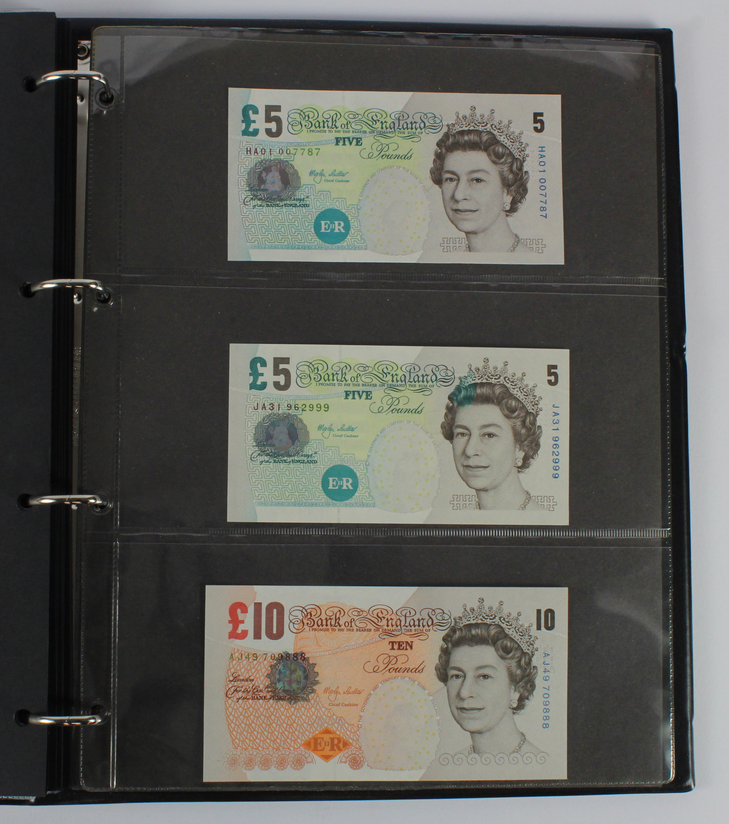 Bank of England (47), a good range of notes in Hendon album with signatures from Catterns, Peppiatt, - Image 18 of 18