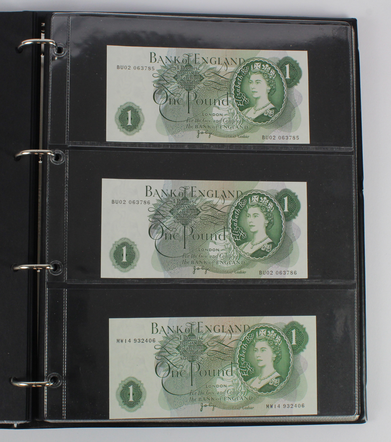 Bank of England (47), a good range of notes in Hendon album with signatures from Catterns, Peppiatt, - Image 11 of 18