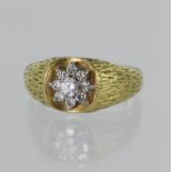 18ct yellow gold diamond cluster ring, nine round brilliant cut diamonds TDW approx. 0.15ct, heavy