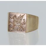 9ct yellow gold signet ring, engraved with the Red Dragon of Cadwaladr, square table measures