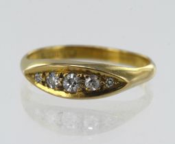 18ct yellow gold antique diamond boat ring, five graduated single cuts TDW approx. 0.14ct, finger