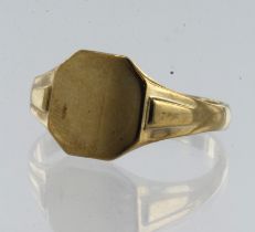 9ct yellow gold octagon shaped signet ring, table width 12mm, finger size Z, weight 3.8g.