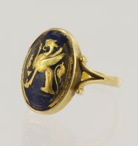 Yellow gold (tests high carat) dragon motif dress ring, enamelled table (damaged), table measures
