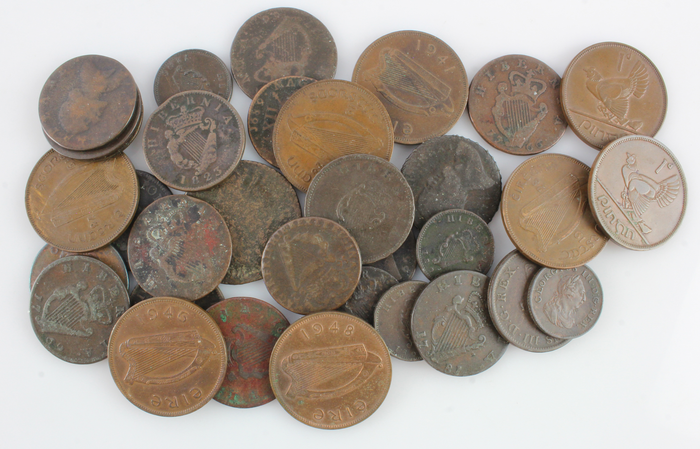 Isle of Man (16) a collection 18th to 20thC, noted: 2x 1970 Manx Cat silver Crowns; Pennies: 1733