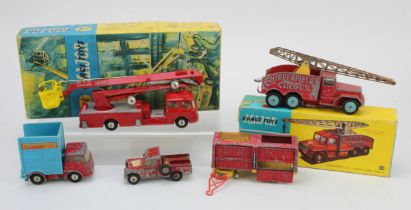 Corgi Major Toys. Two boxed Corgi models, comprising Chipperfields Circus Crane Truck (1121) & Simon