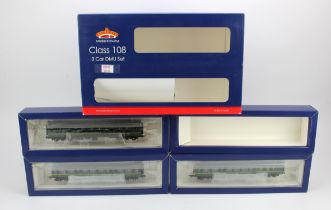 Bachmann boxed OO gauge 'Class 108 3 Car DMU Network BR Green set' (32-911A)