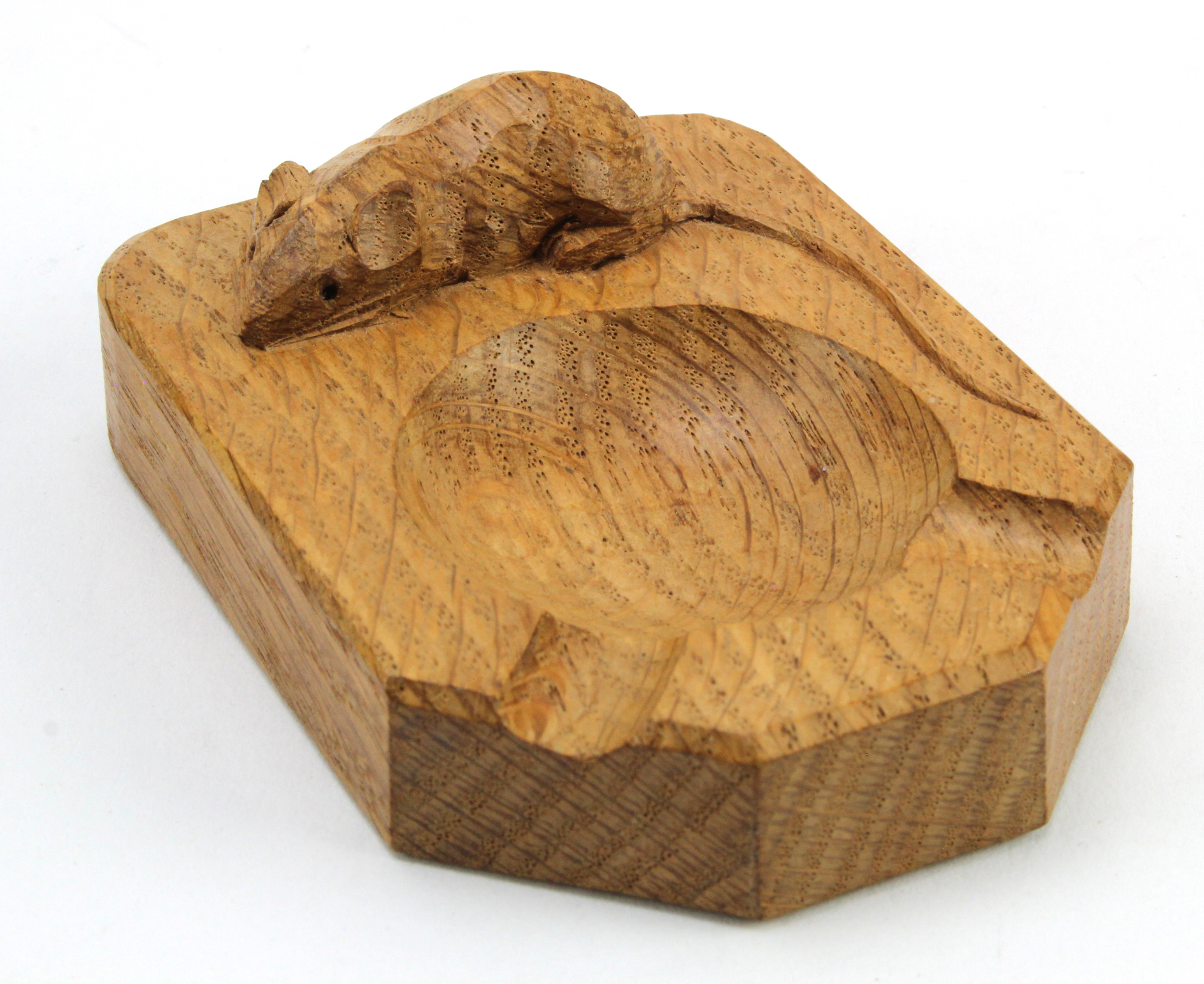 Robert 'Mouseman' Thompson carved oak ashtray with signature mouse, 10cm x 7.5cm approx.