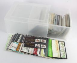 GB - Presentation Packs (approx 130) mainly 1980's and 1990's. Almost a 3rd short format. A few high