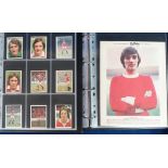 Trade cards, Manchester Utd, a large collection of Manchester Utd related cards in 3 modern albums