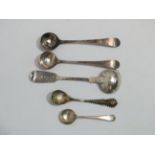 A silver 'Fiddle' pattern mustard spoon - London 1862, sponsor's mark for Chawner & Co (George