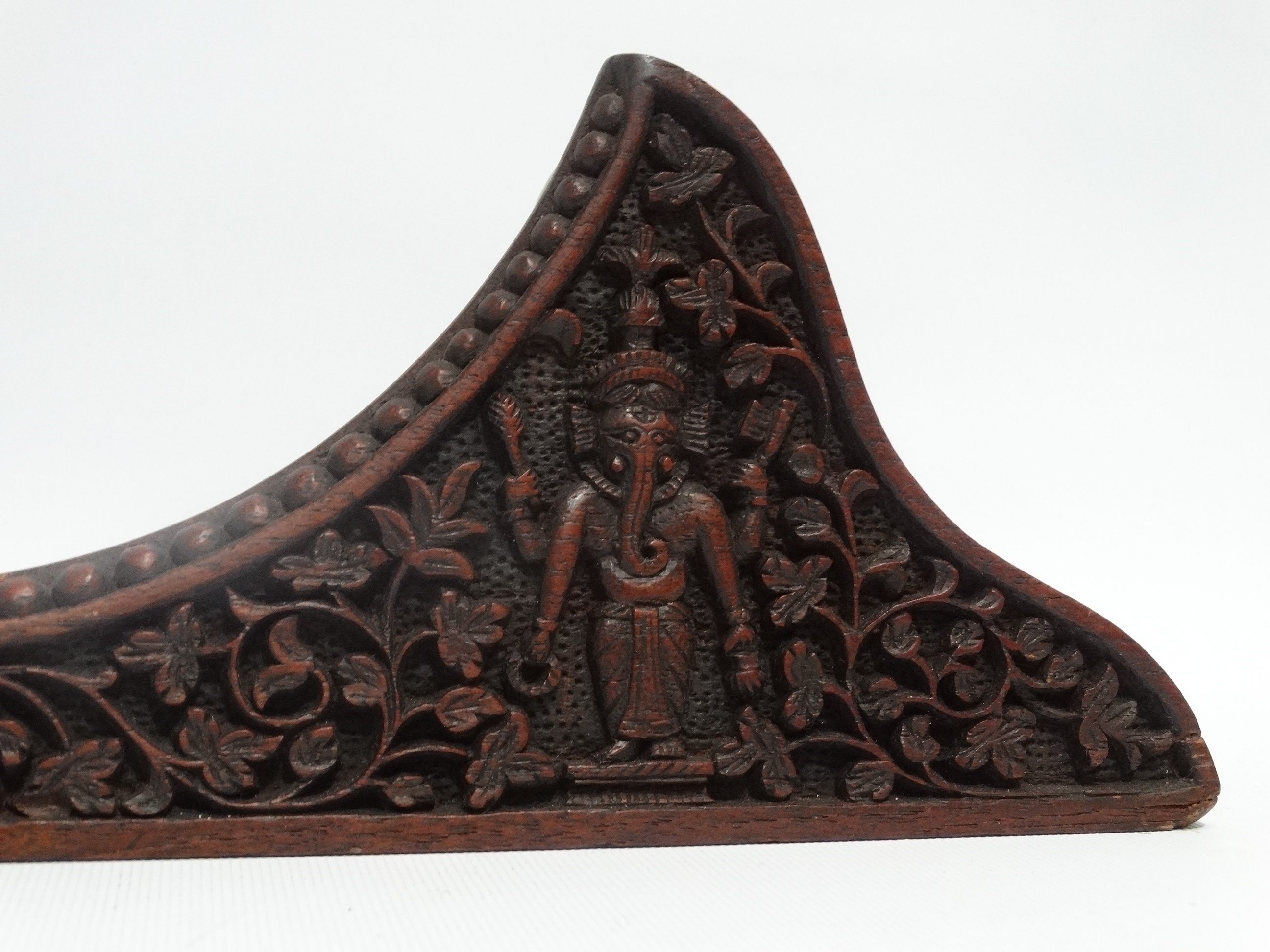 A late 19th/early 20th century carved hardwood clock stand - carved with foliage, width 41cm - Image 3 of 6