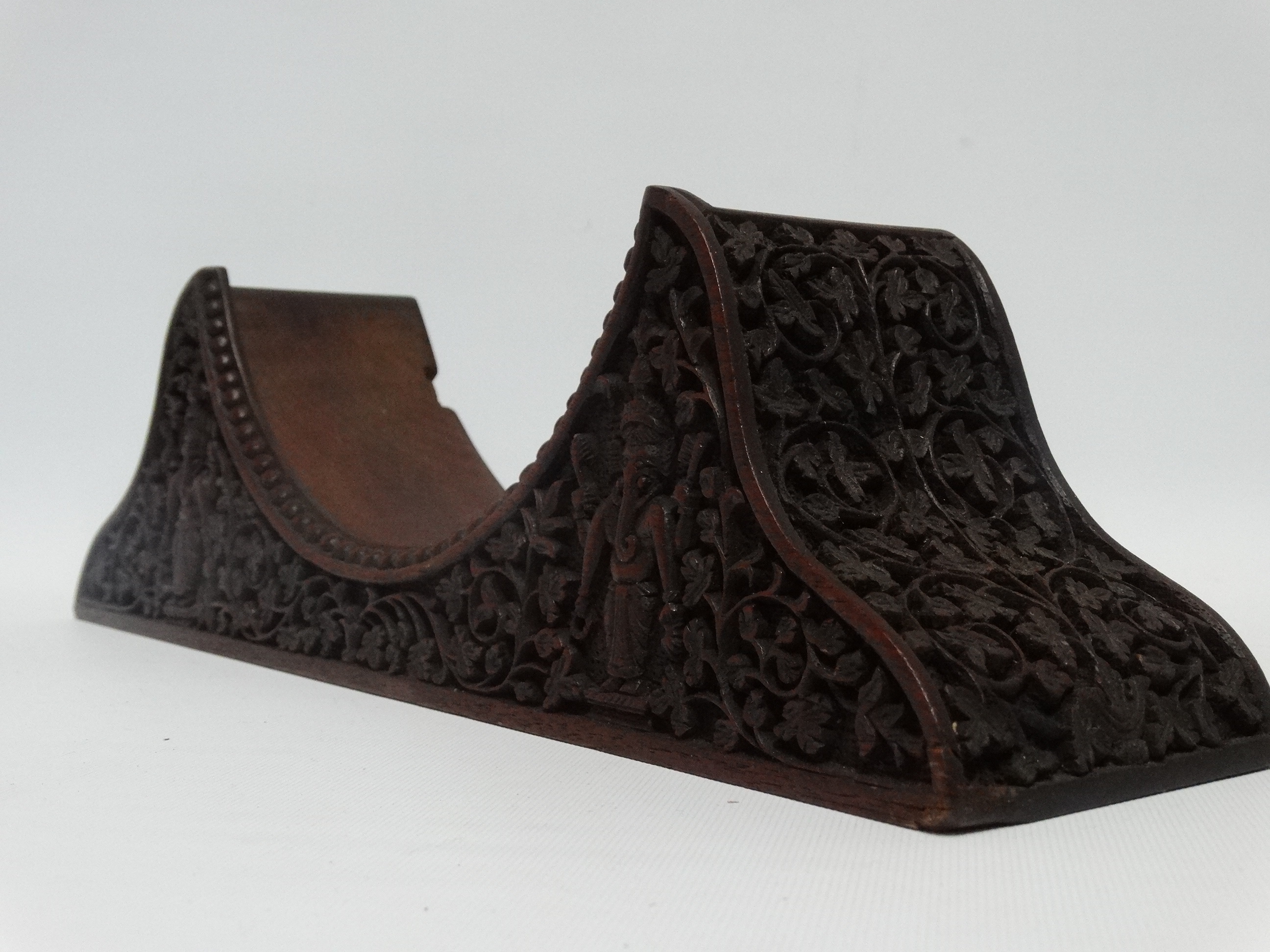 A late 19th/early 20th century carved hardwood clock stand - carved with foliage, width 41cm - Image 6 of 6