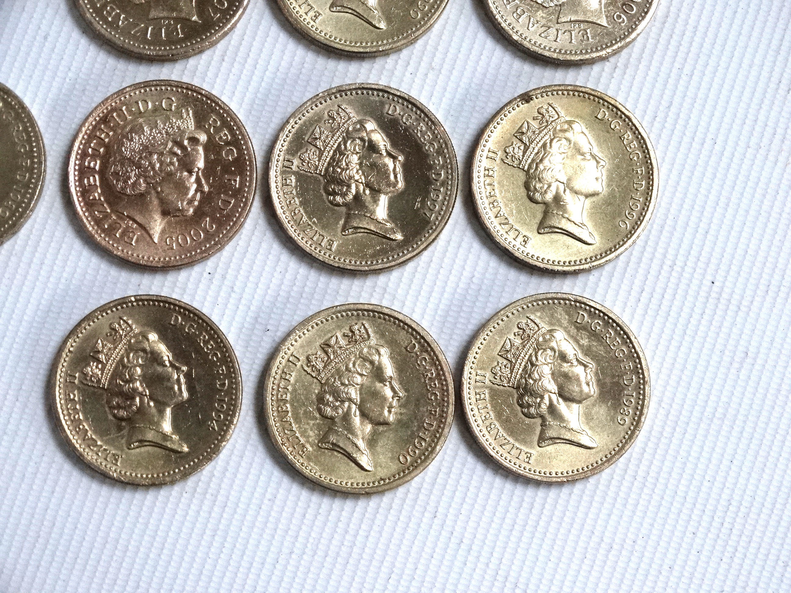 Ten £1 coins - various reverses, 1989, 1990, 1994, 1996, 1997, 2005, 2006 and 2007. - Bild 2 aus 2