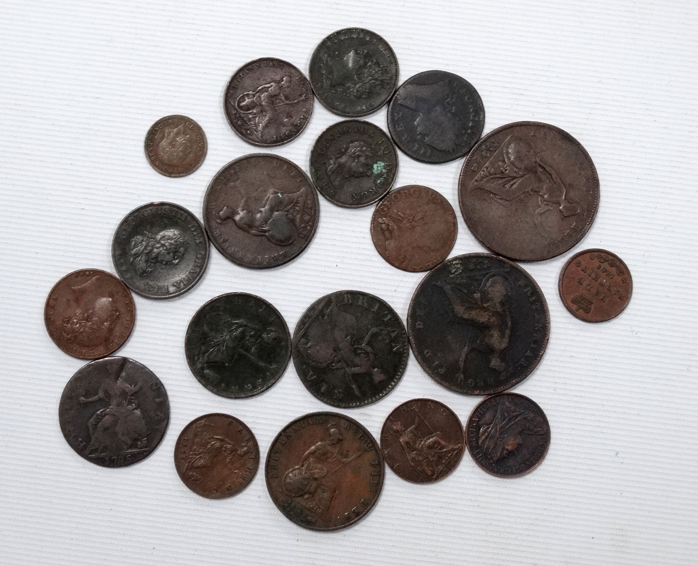 A small collection of Georgian and Victorian copper coinage - to include George III 1773 farthing - Bild 2 aus 2