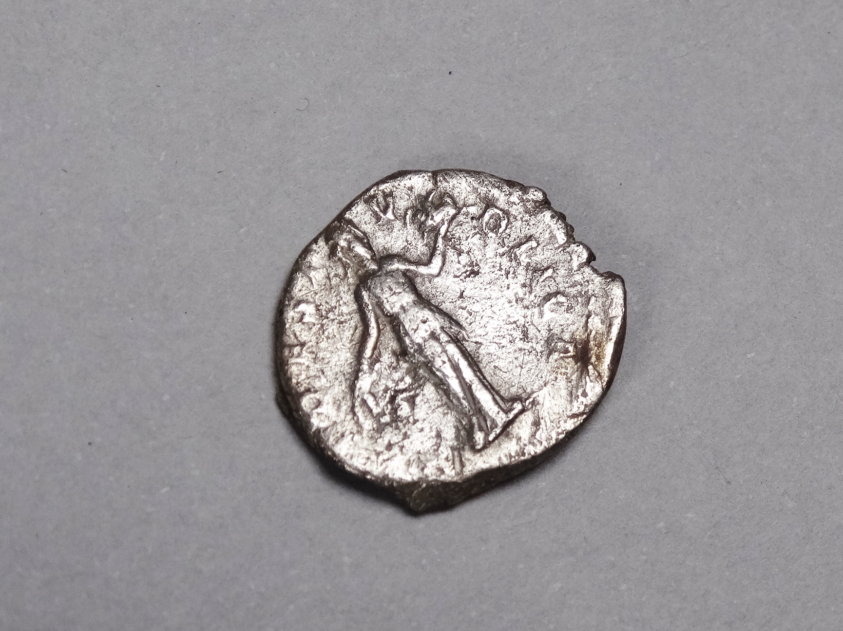 A Roman Geta silver denarius - Bild 2 aus 2