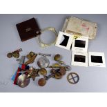 RAF memorabilia - to include buttons, slides, a WWII medal, a Defence medal and a 1939-45 star
