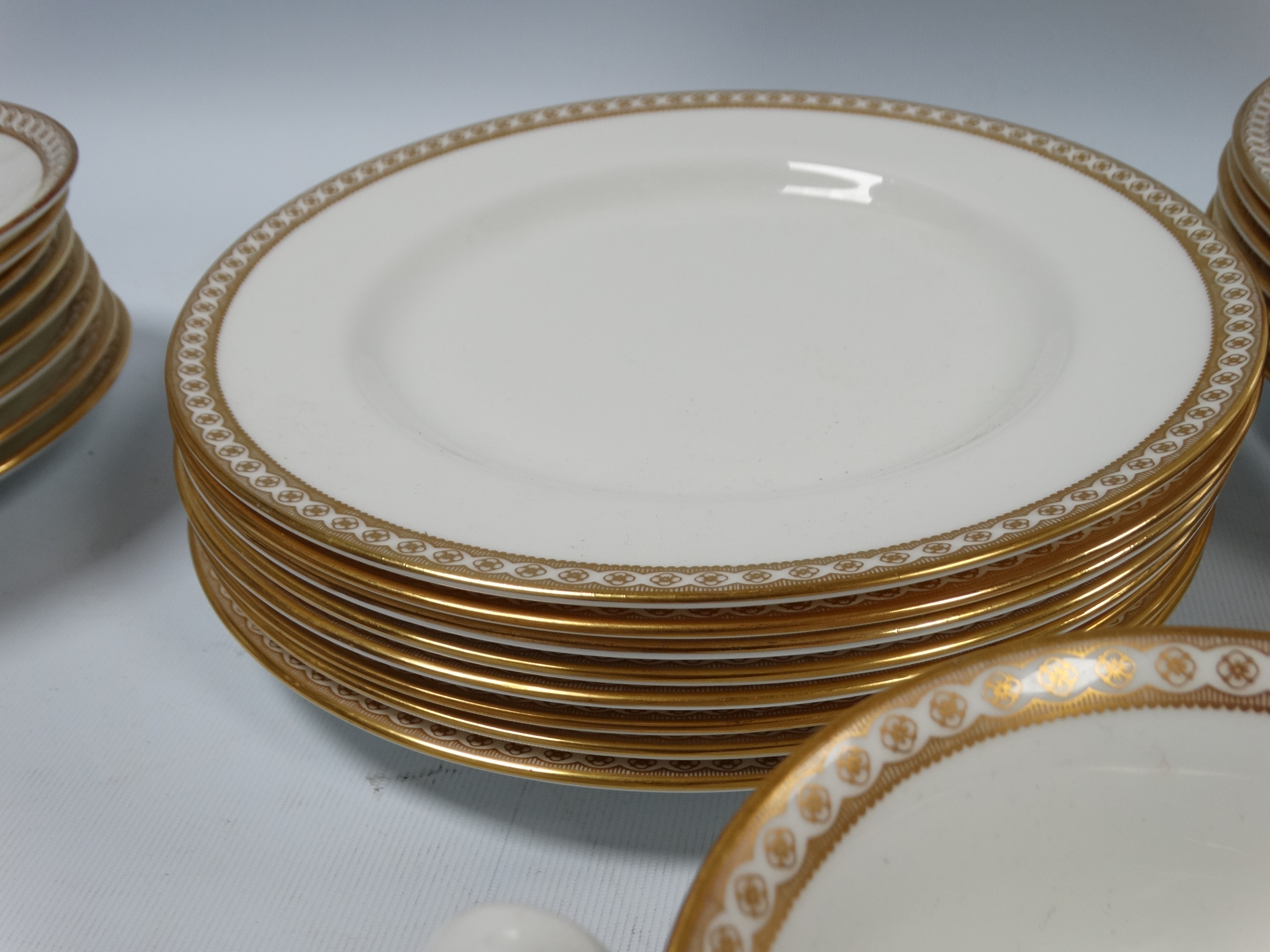A 20th century Wedgwood dinner service - for eight place settings retailed by T. Goode & Co., - Image 4 of 4