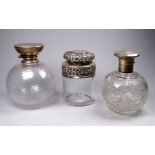 A silver topped glass scent bottle - Birmingham 1905, sponsor's mark for Martin, Hall & Co (