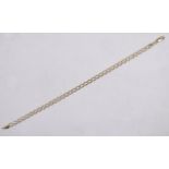 A 9ct yellow gold anklet - length 20cm, weight 2.8g.