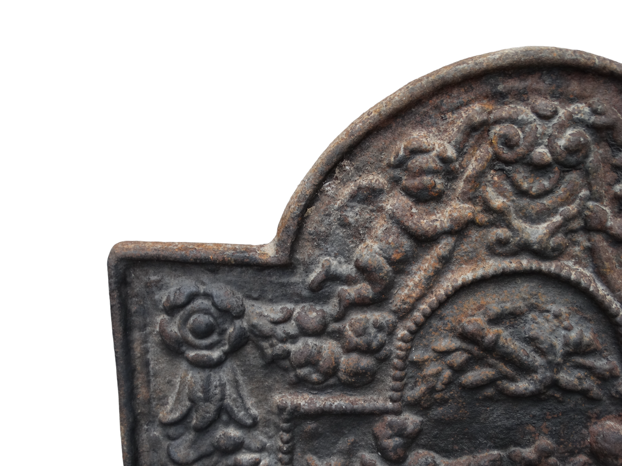 An 18th century cast iron fire back - decorated with cherubs within a broad foliate band, height - Image 5 of 5