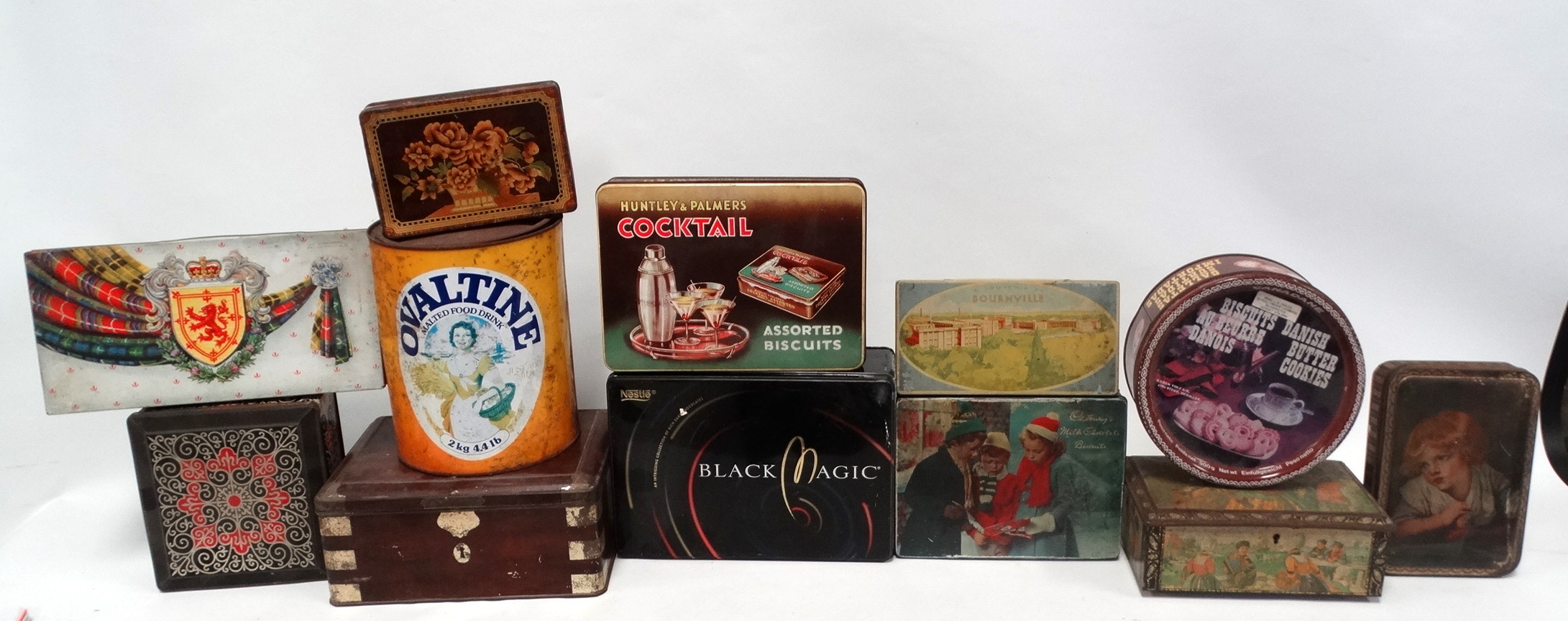 A quantity of mid to late 20th century tins - including Huntley and Palmer and others.