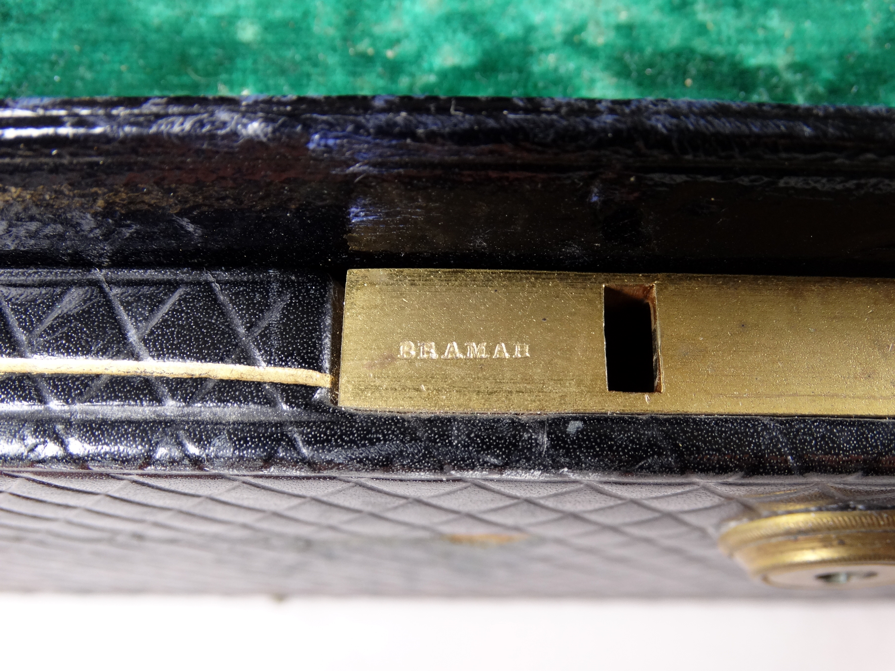 A late Victorian leather jewellery box - the case with a quilted finish, ownership initials and - Image 5 of 8